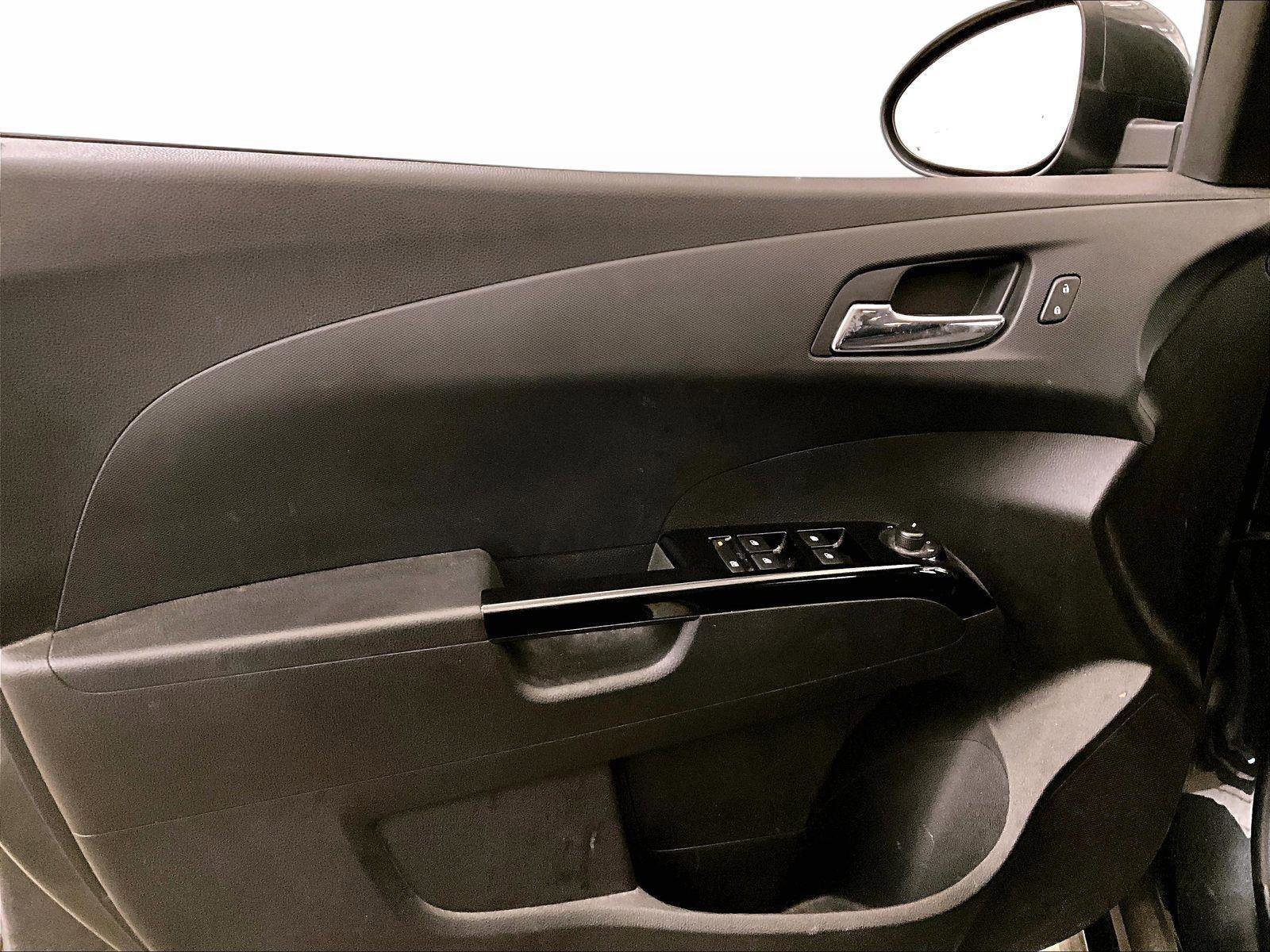 Used 2017 Chevrolet Sonic Premier image 22