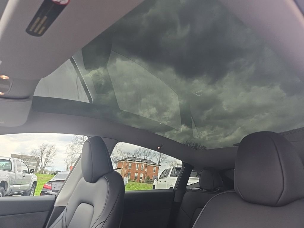Used 2023 Tesla Model Y Long Range image 19