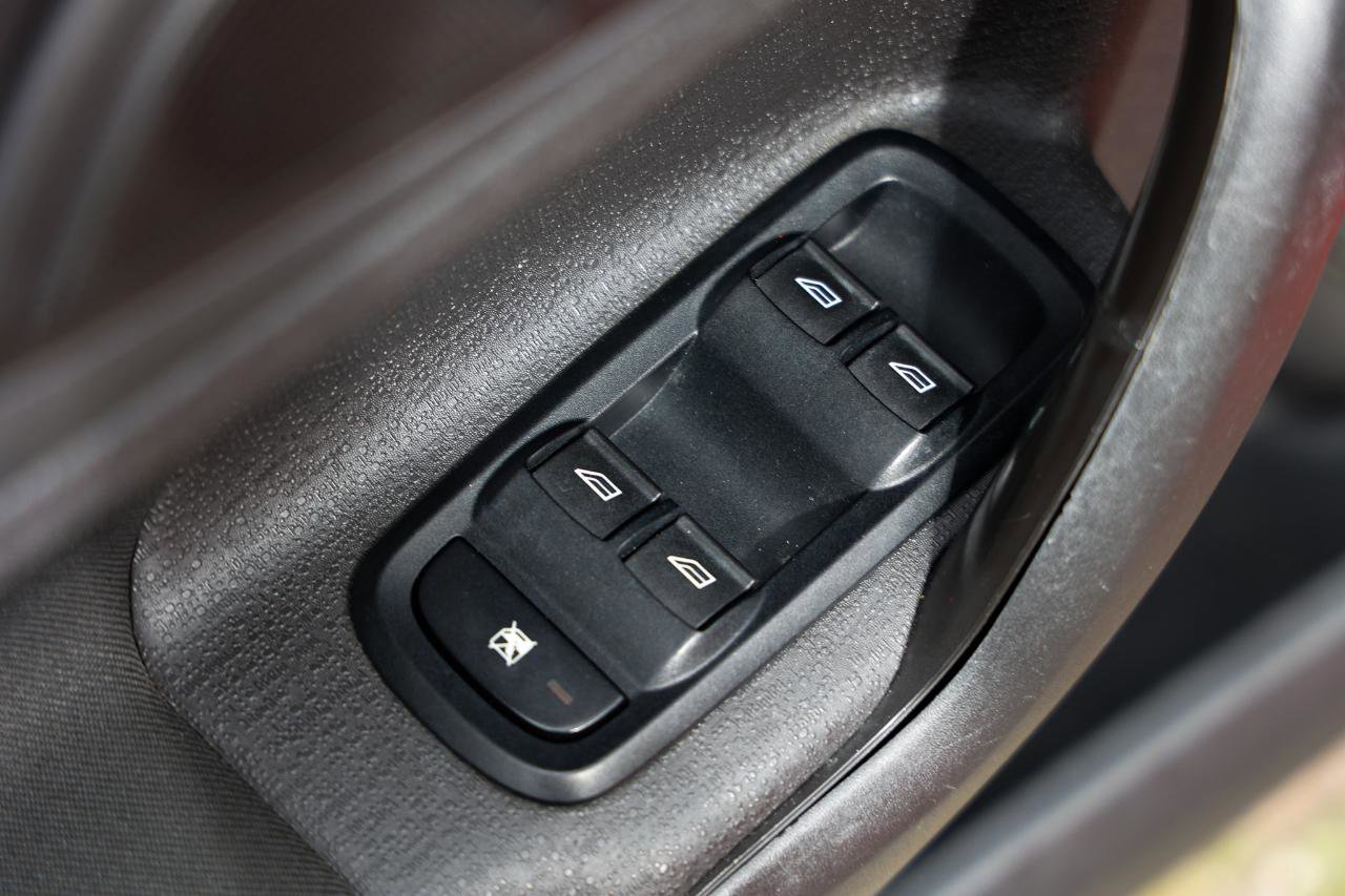 Used 2014 Ford Fiesta SE FWD image 38
