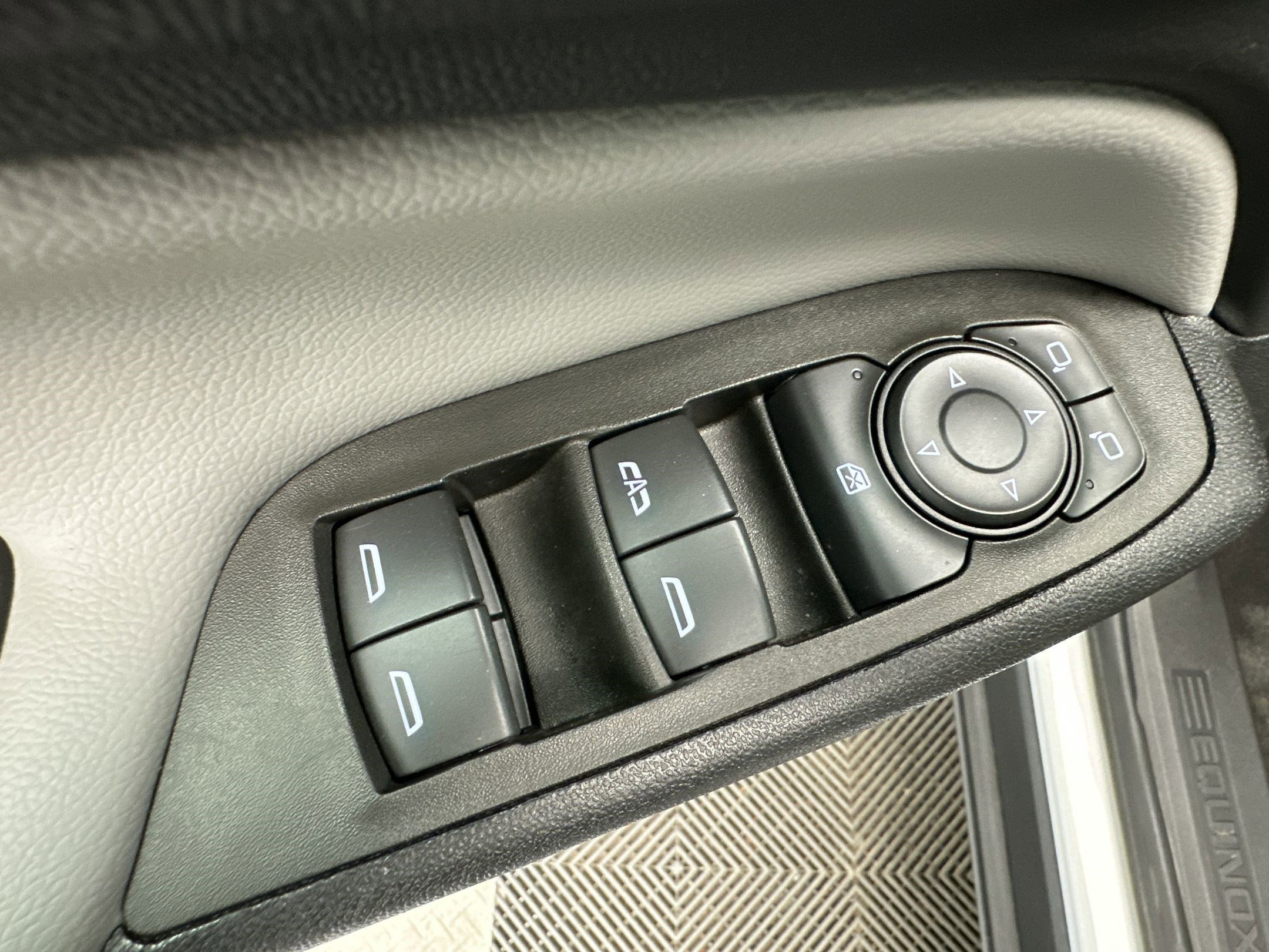 Certified 2023 Chevrolet Equinox LS w/ LS Convenience Package AWD/4WD image 12