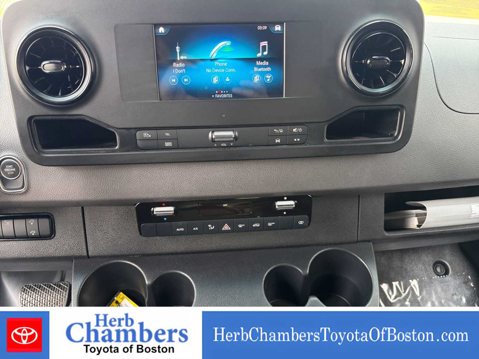 Used 2022 Mercedes-Benz Sprinter 2500 image 18
