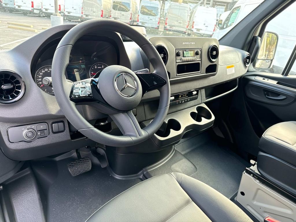 New 2025 Mercedes-Benz Sprinter 2500 image 18
