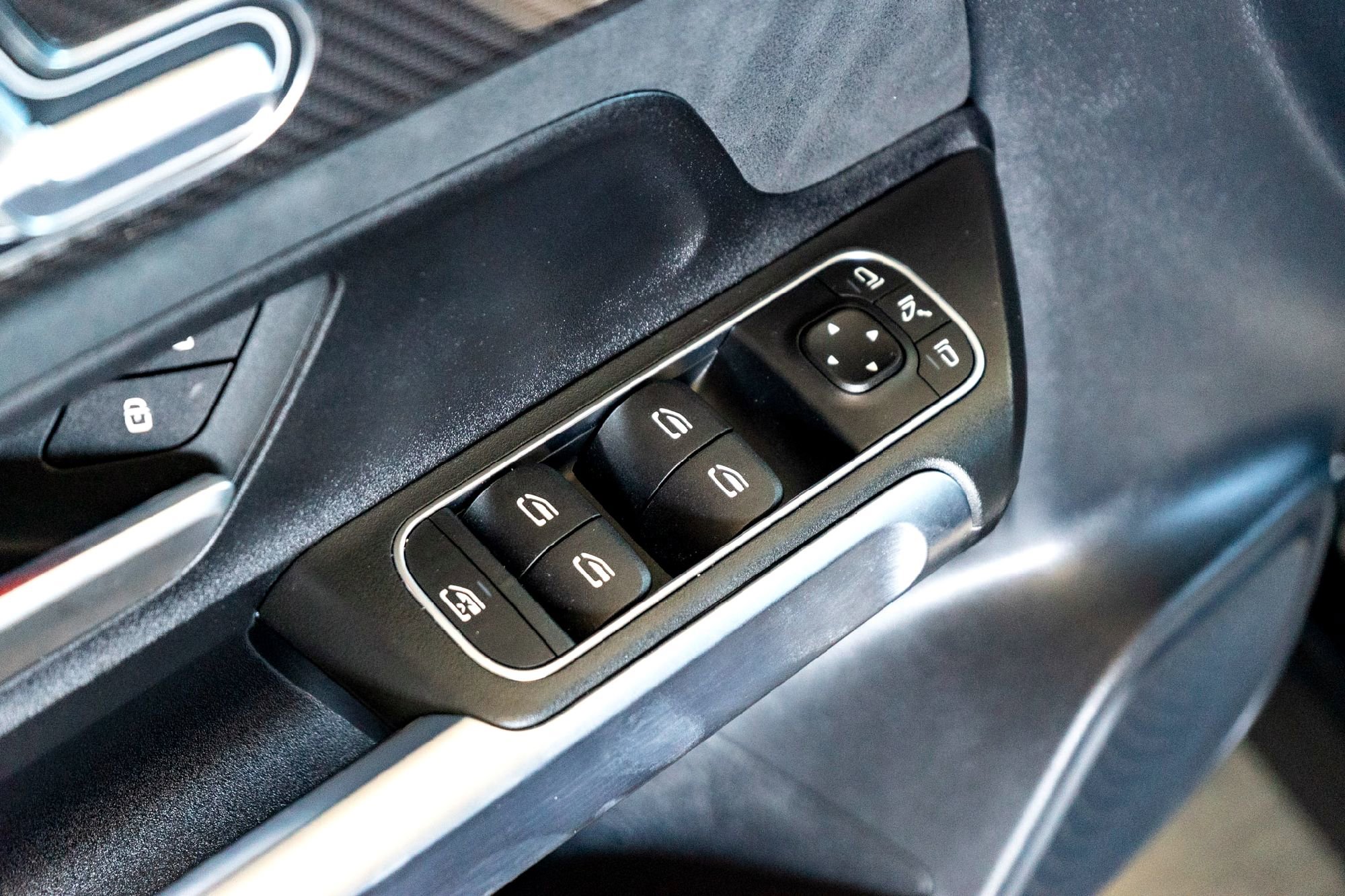 Certified 2022 Mercedes-Benz GLB 35 AMG 4MATIC image 13