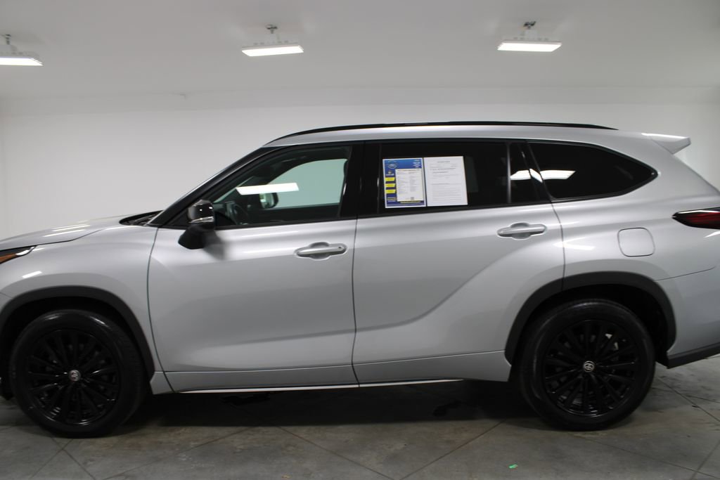 Used 2025 Toyota Highlander XSE image 6