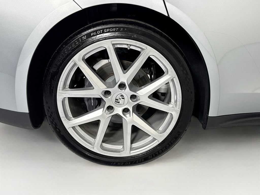 Used 2025 Porsche Panamera image 34