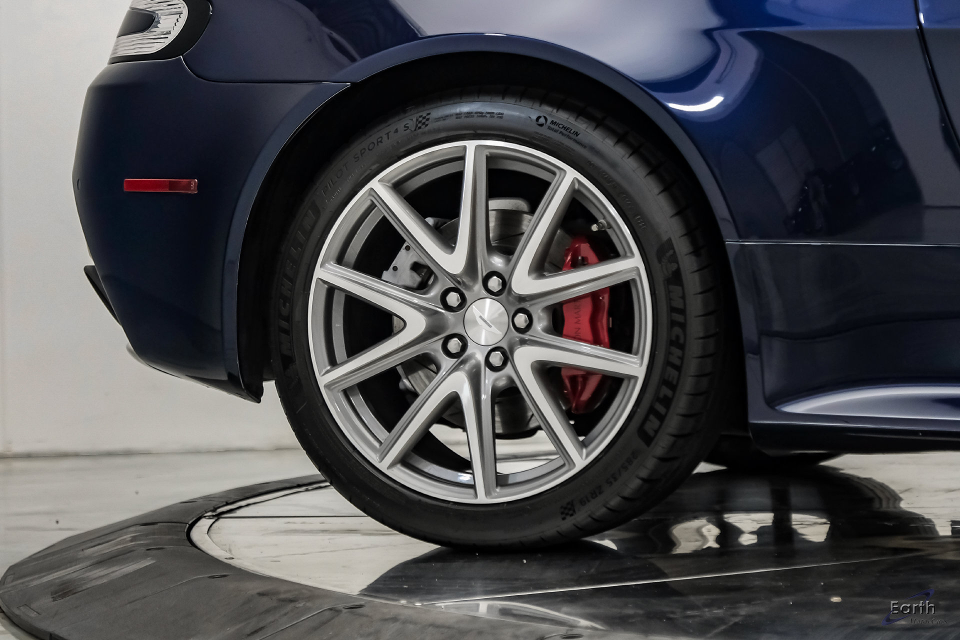 Used 2015 Aston Martin V8 Vantage GT RWD image 97