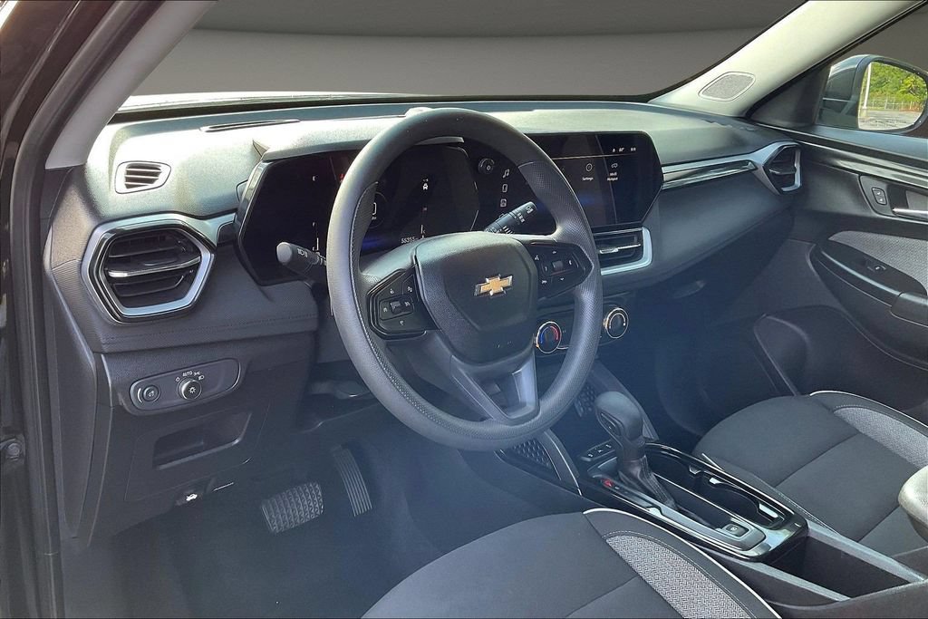 Used 2025 Chevrolet TrailBlazer LT AWD/4WD image 20