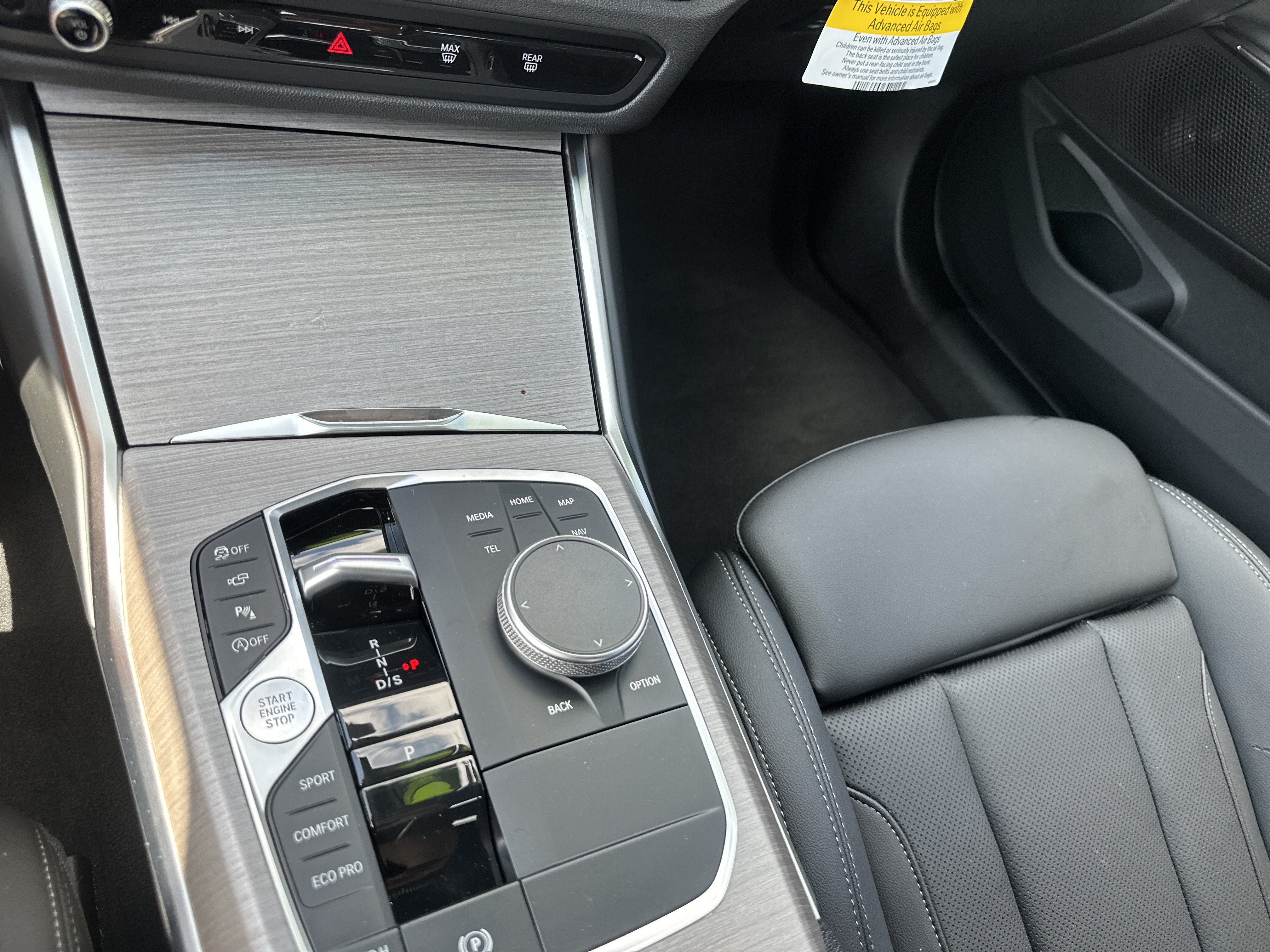Used 2025 BMW 330i Sedan w/ Premium Package RWD image 18