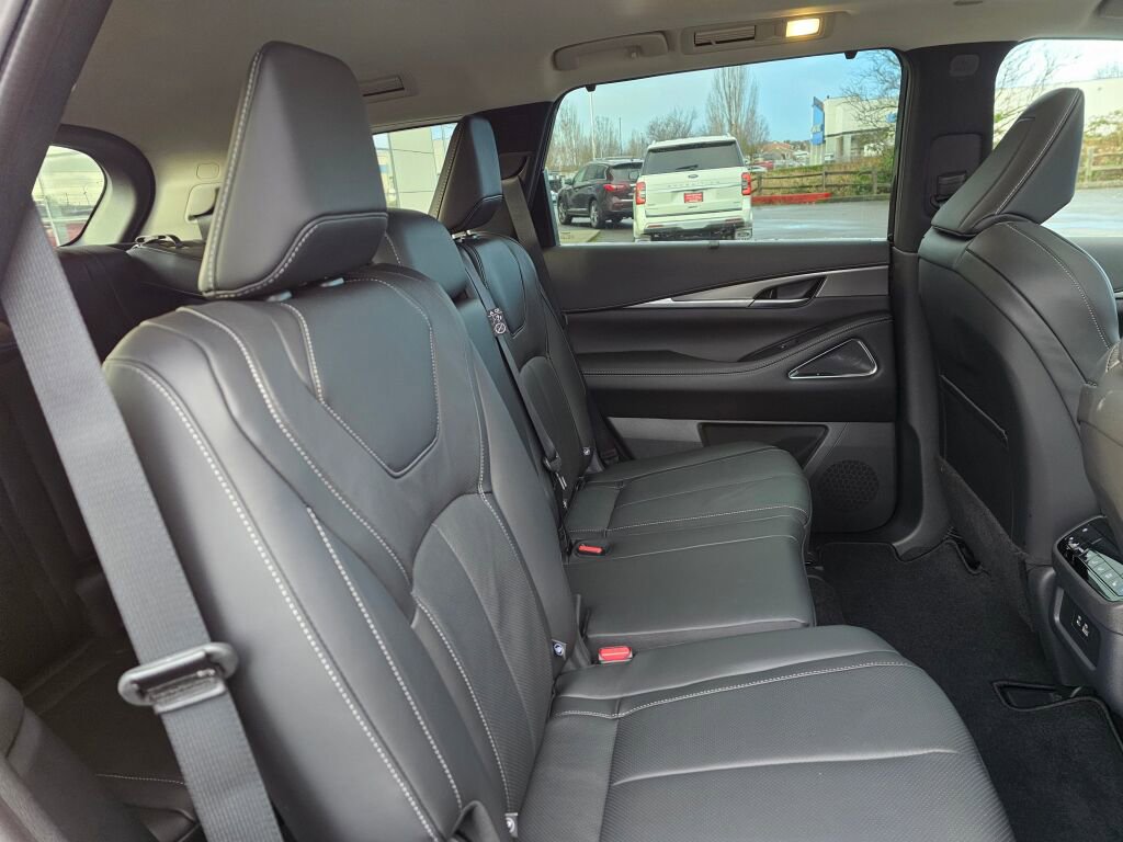 New 2025 INFINITI QX60 Luxe image 16