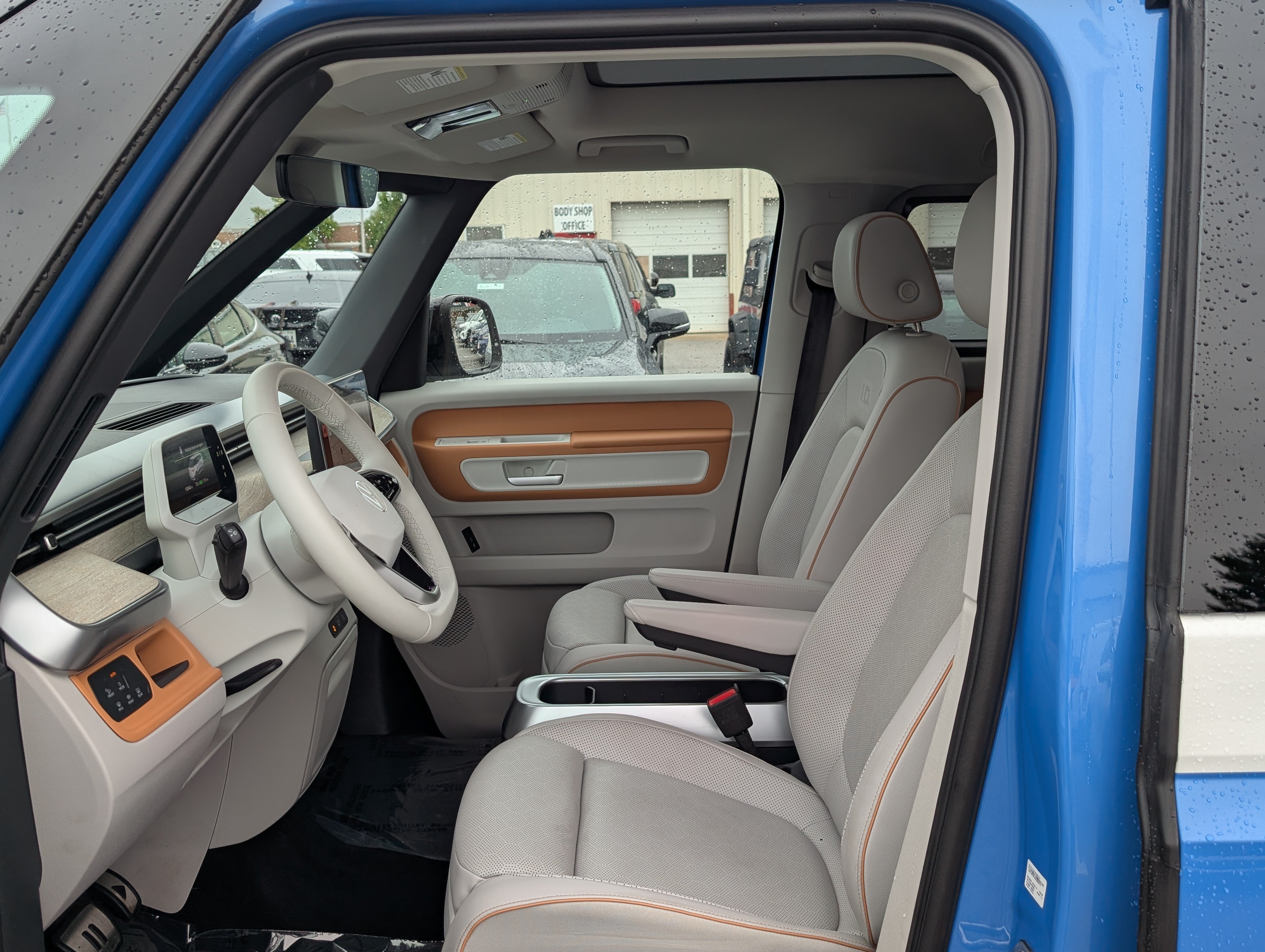 Used 2025 Volkswagen ID. Buzz Pro S Plus AWD/4WD image 17