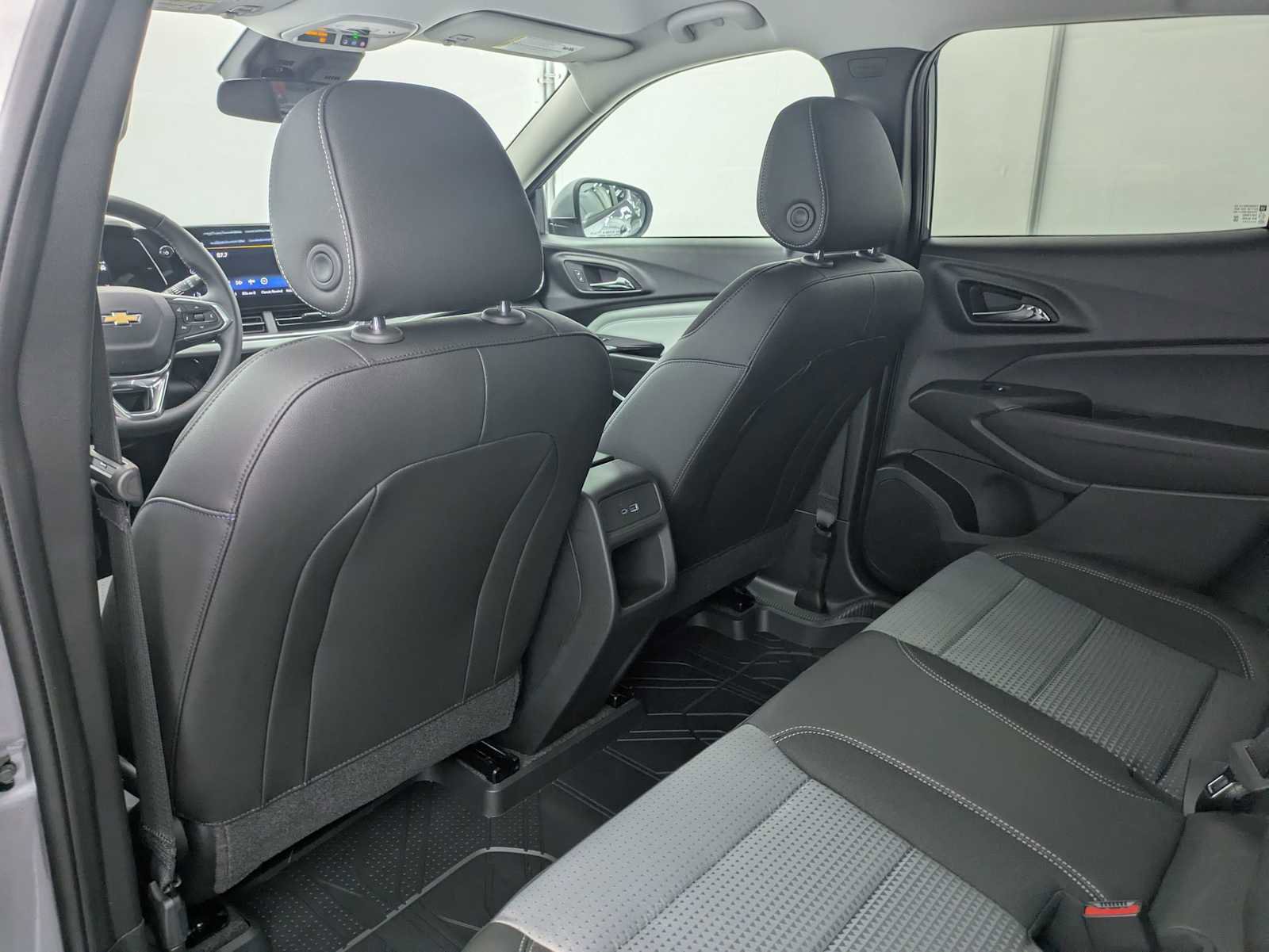 New 2026 Chevrolet Trax LT w/ Driver Confidence Package FWD image 19