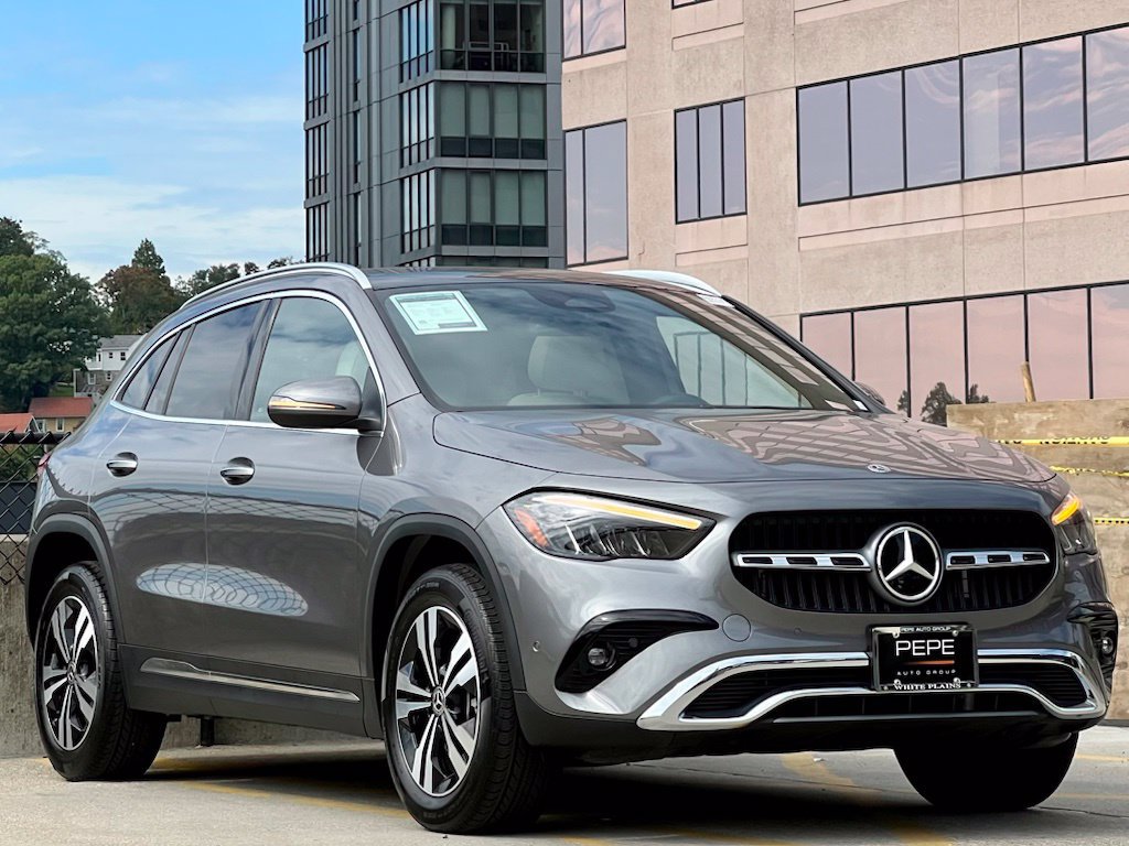 Certified 2026 Mercedes-Benz GLA 250 4MATIC image 1