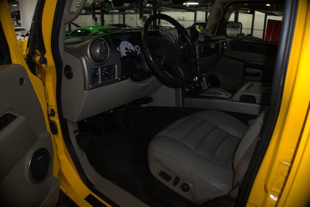 Used 2003 HUMMER H2 w/ Preferred Equipment Group image 39
