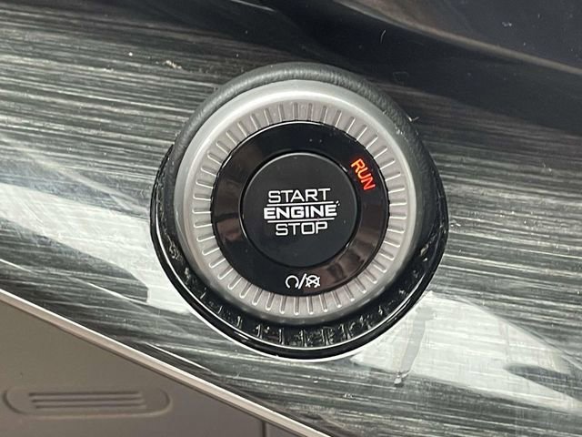 Used 2022 Jeep Wagoneer Series III w/ Rear Seat Video Group 1 image 24