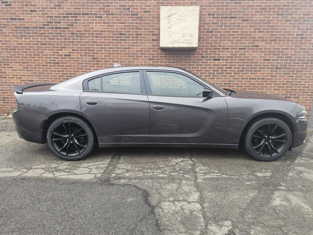 Used 2016 Dodge Charger SXT w/ Plus Group image 12