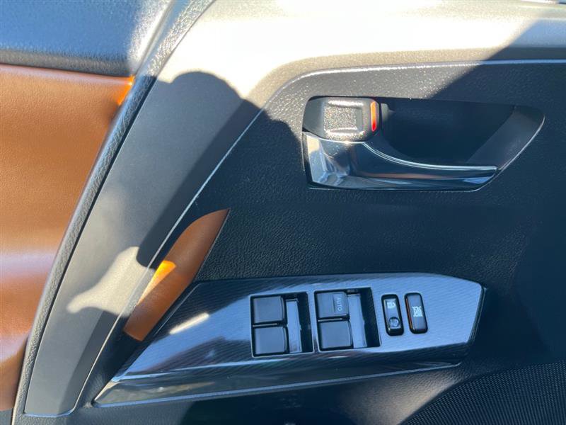 Used 2016 Toyota RAV4 SE image 10