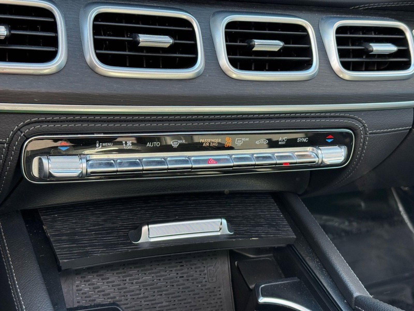 Certified 2023 Mercedes-Benz GLE 350 4MATIC w/ Premium Package image 29