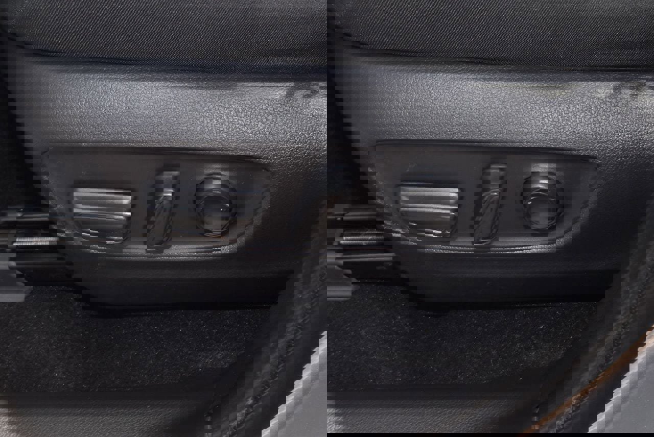 Used 2023 Toyota RAV4 XLE w/ Convenience Package AWD/4WD image 34