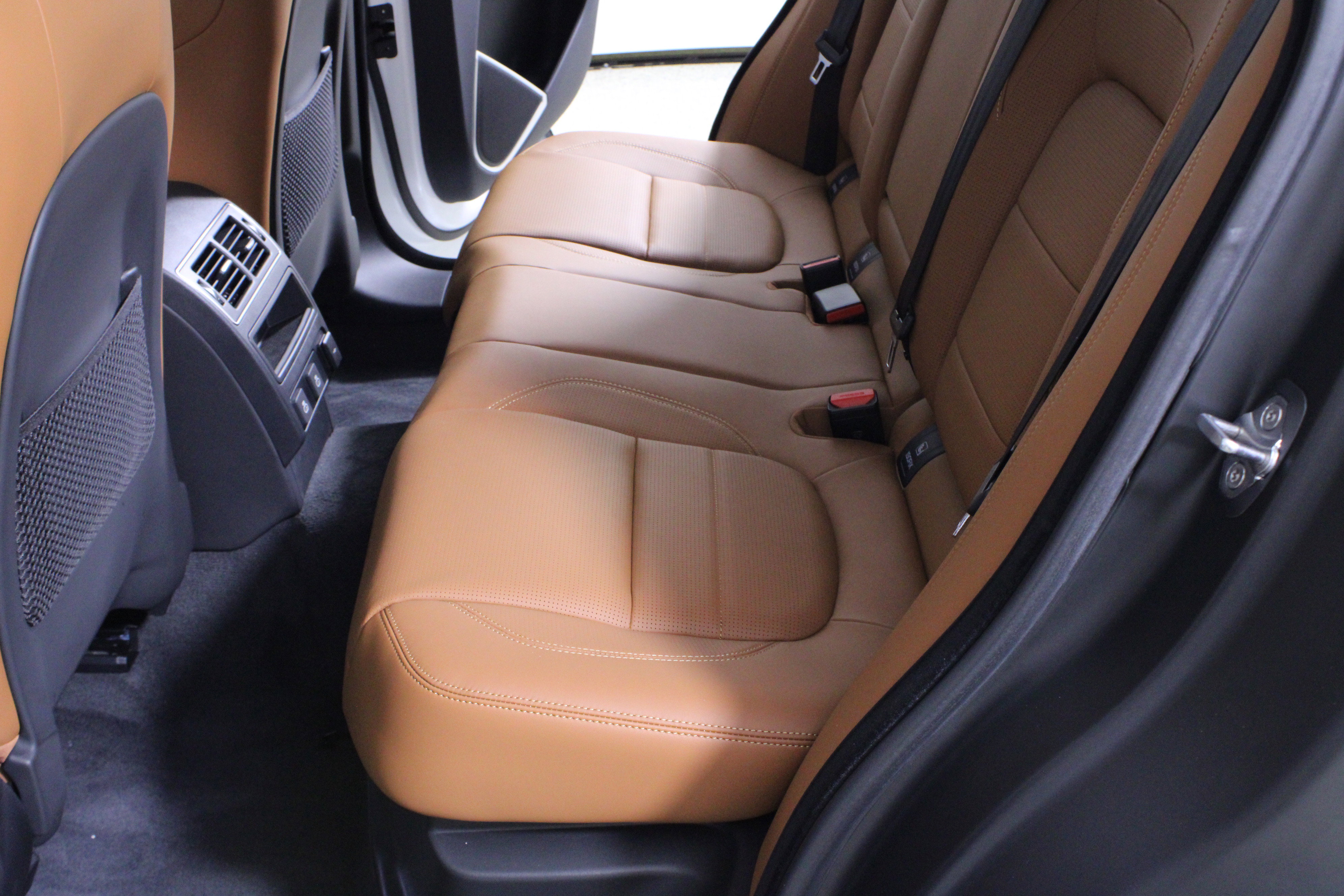 New 2026 Jaguar F-PACE R-Dynamic S image 10