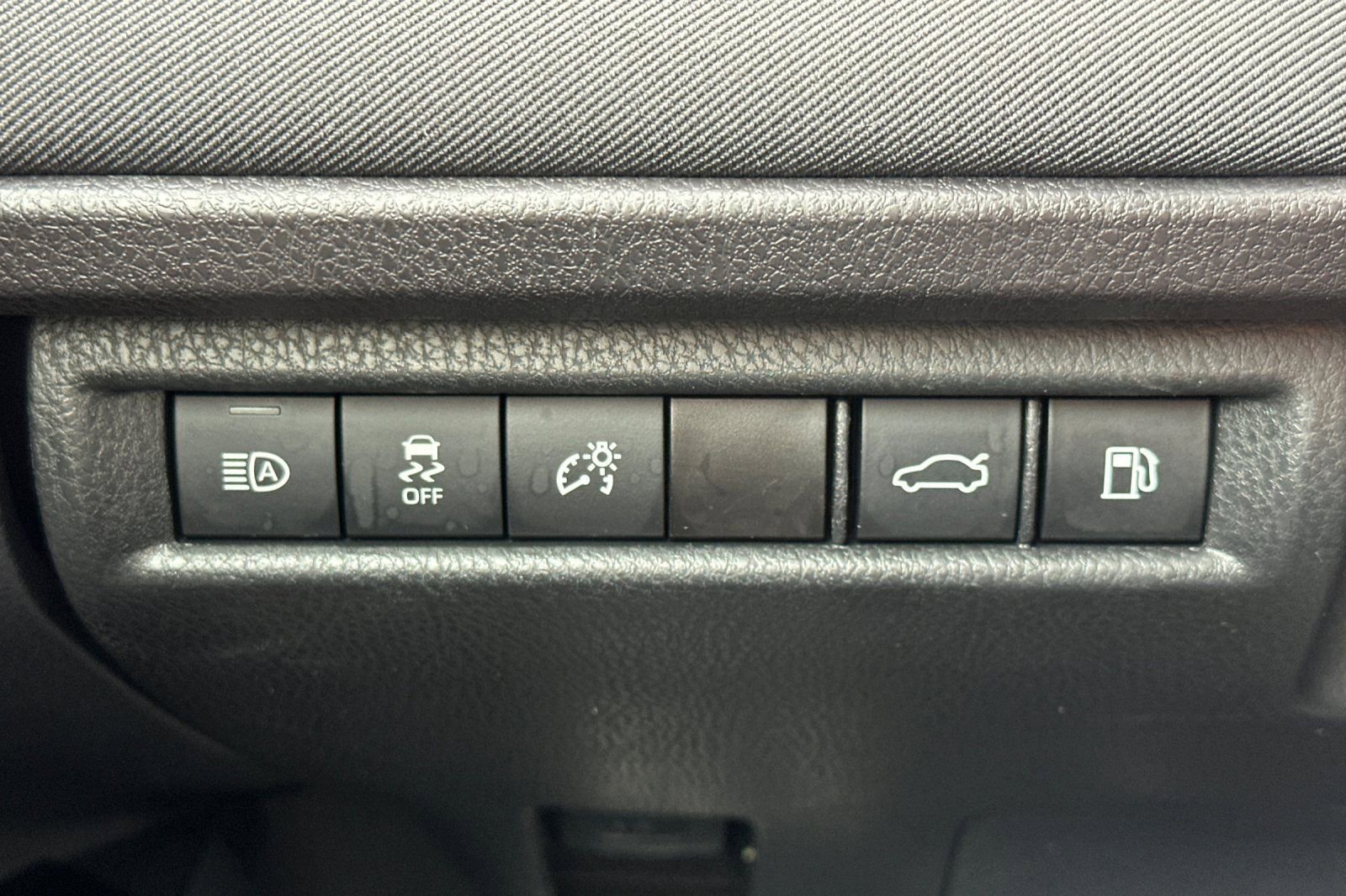 Certified 2025 Toyota Camry LE image 32