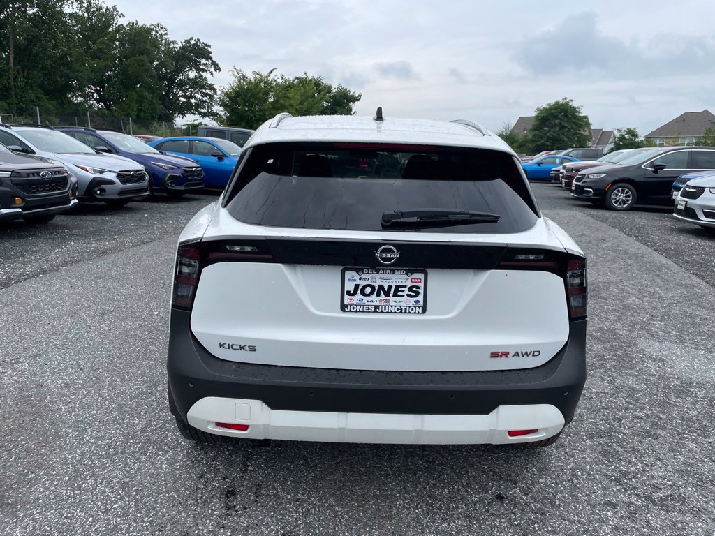 New 2026 Nissan Kicks SR w/ SR Premium Package AWD/4WD image 6