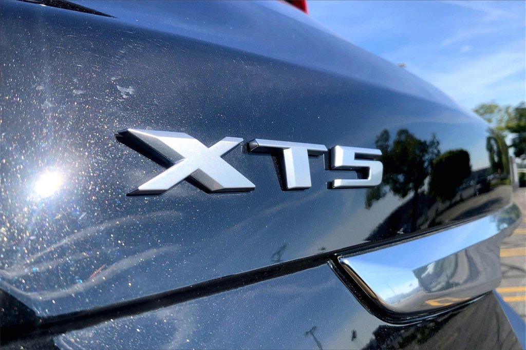 Used 2025 Cadillac XT5 Sportv image 32