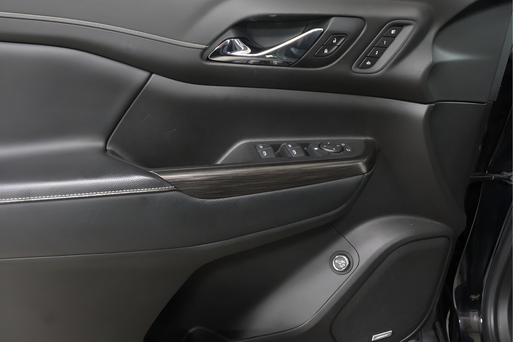 Used 2019 GMC Acadia SLT w/ LPO, Floor Liner Package FWD image 22