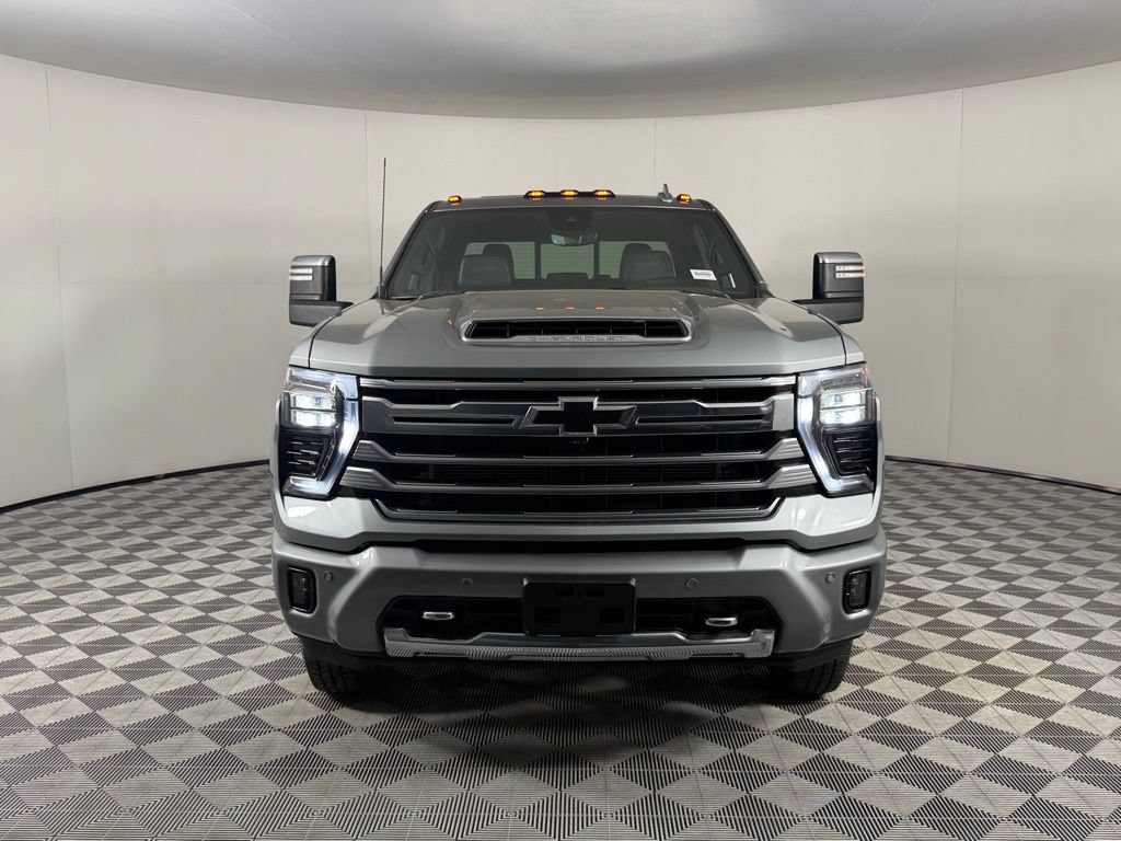 Used 2024 Chevrolet Silverado 3500 High Country w/ Technology Package AWD/4WD image 9