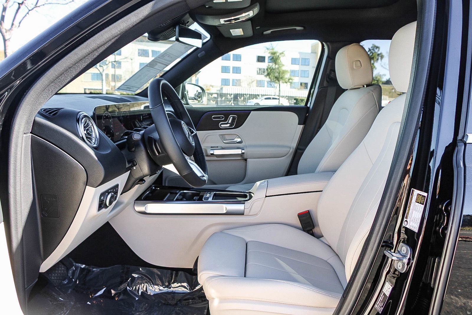 Certified 2026 Mercedes-Benz GLB 250 4MATIC image 18