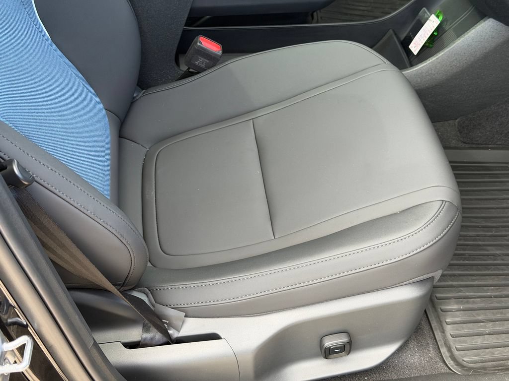 New 2026 Volvo EX30 Plus w/ Protection Package Premier AWD/4WD image 8