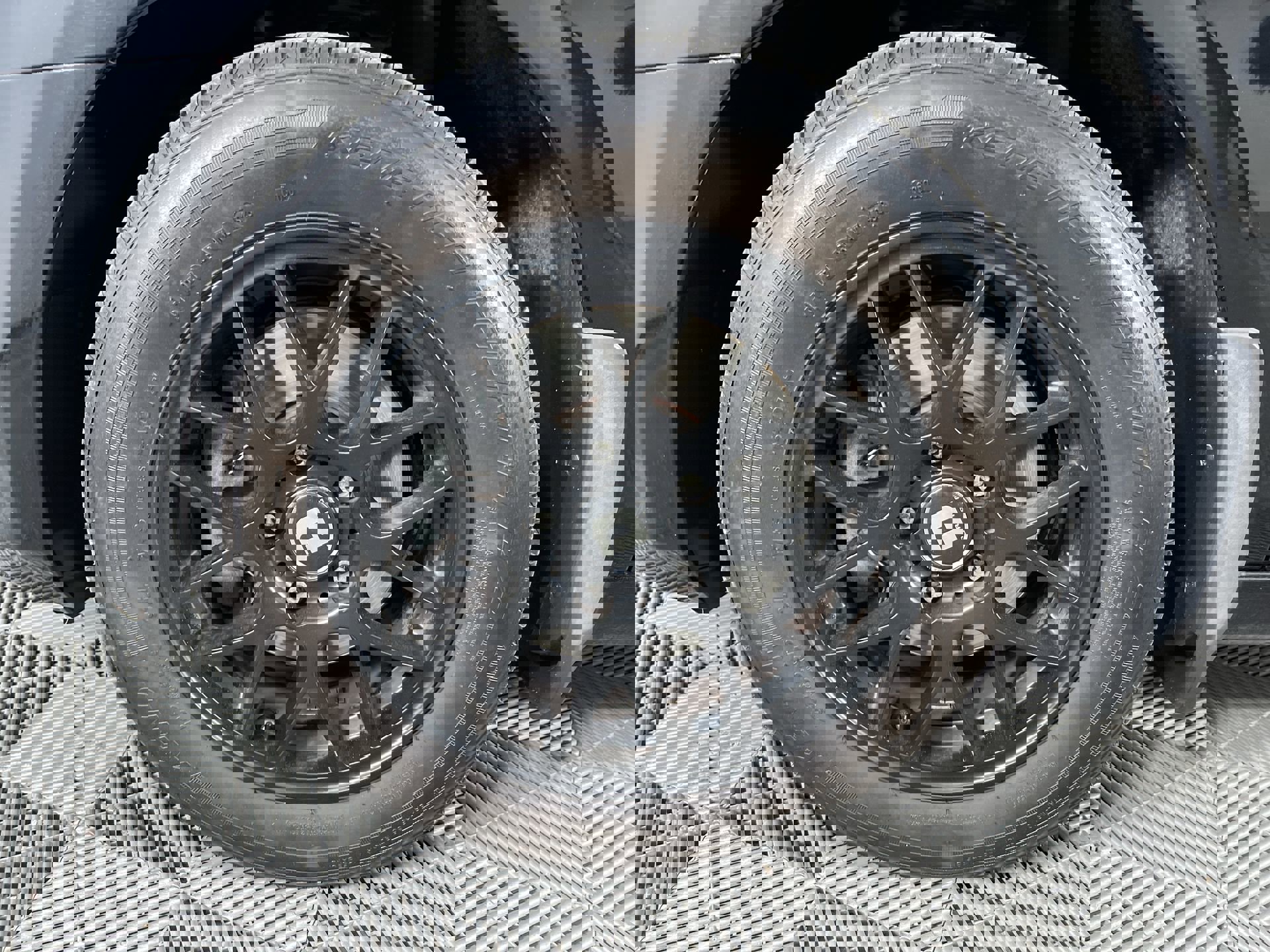 Used 2012 Volkswagen Golf 4-Door image 24