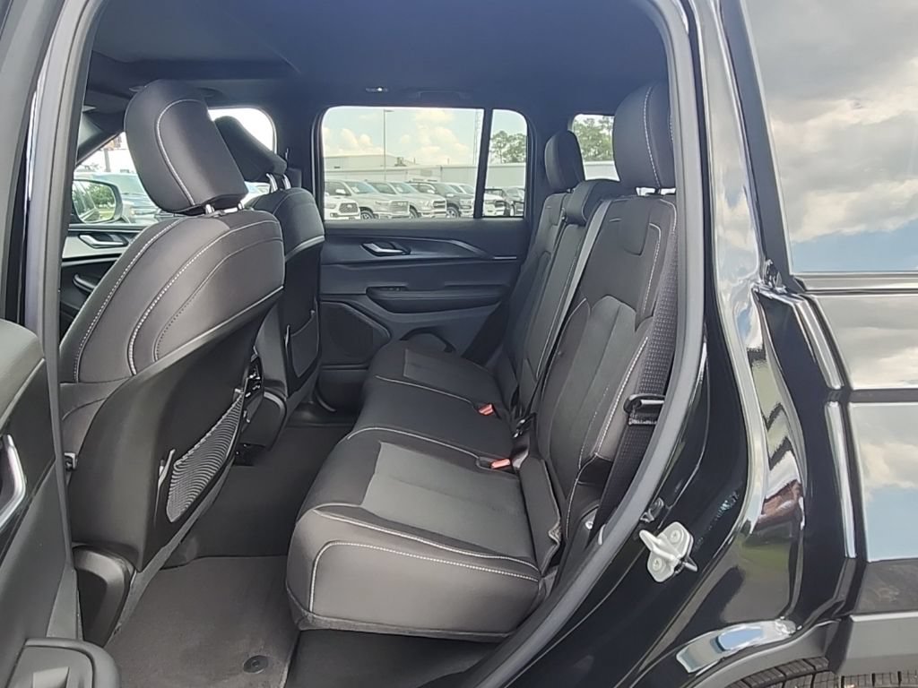 New 2026 Jeep Grand Cherokee Laredo X RWD image 24