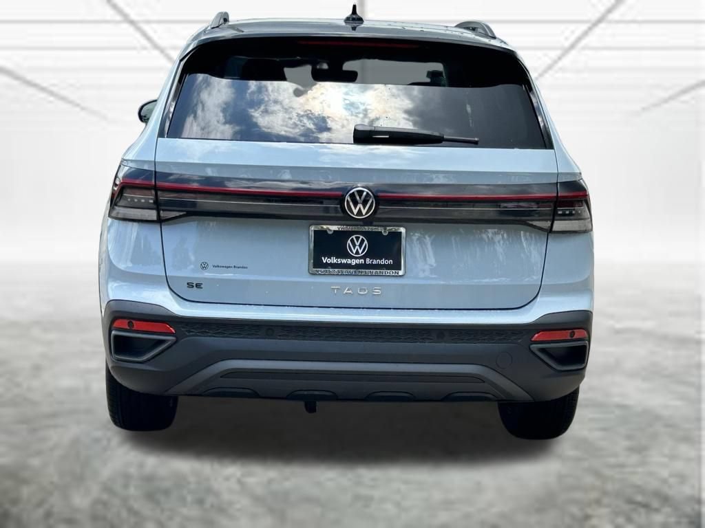 New 2026 Volkswagen Taos SE FWD image 5
