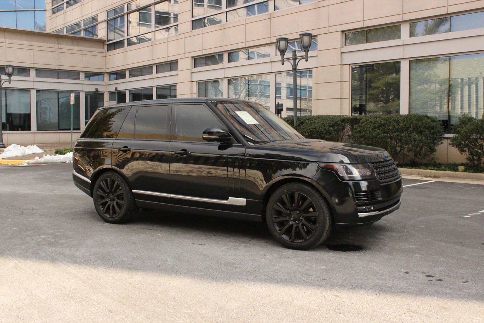 Used 2016 Land Rover Range Rover Supercharged AWD/4WD image 2