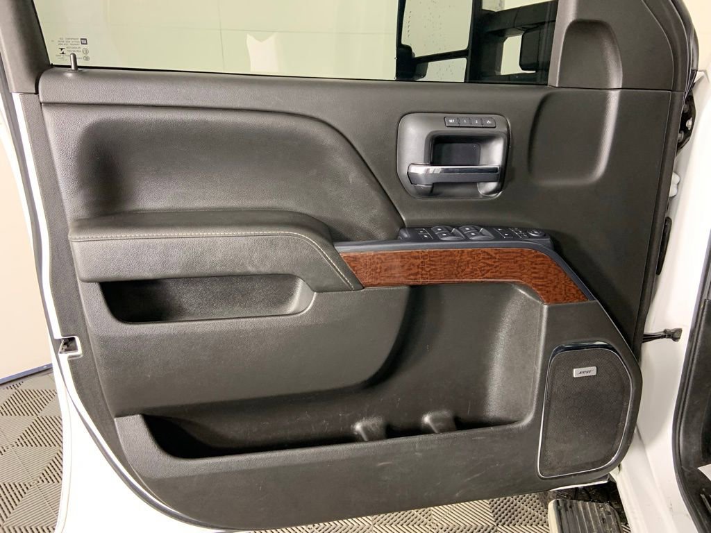 Used 2019 GMC Sierra 2500 SLT w/ Duramax Plus Package AWD/4WD image 22