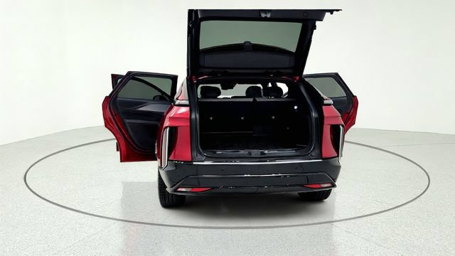 Used 2024 Cadillac Lyriq Tech w/ LPO, Floor Liner Package AWD/4WD image 17