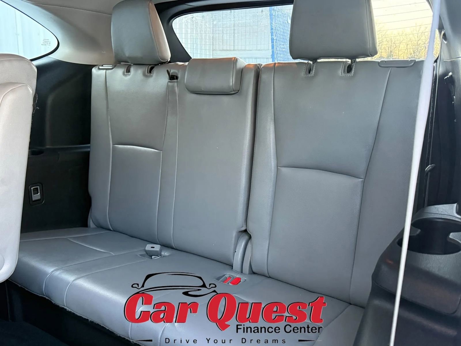 Used 2021 Toyota Highlander XLE image 14