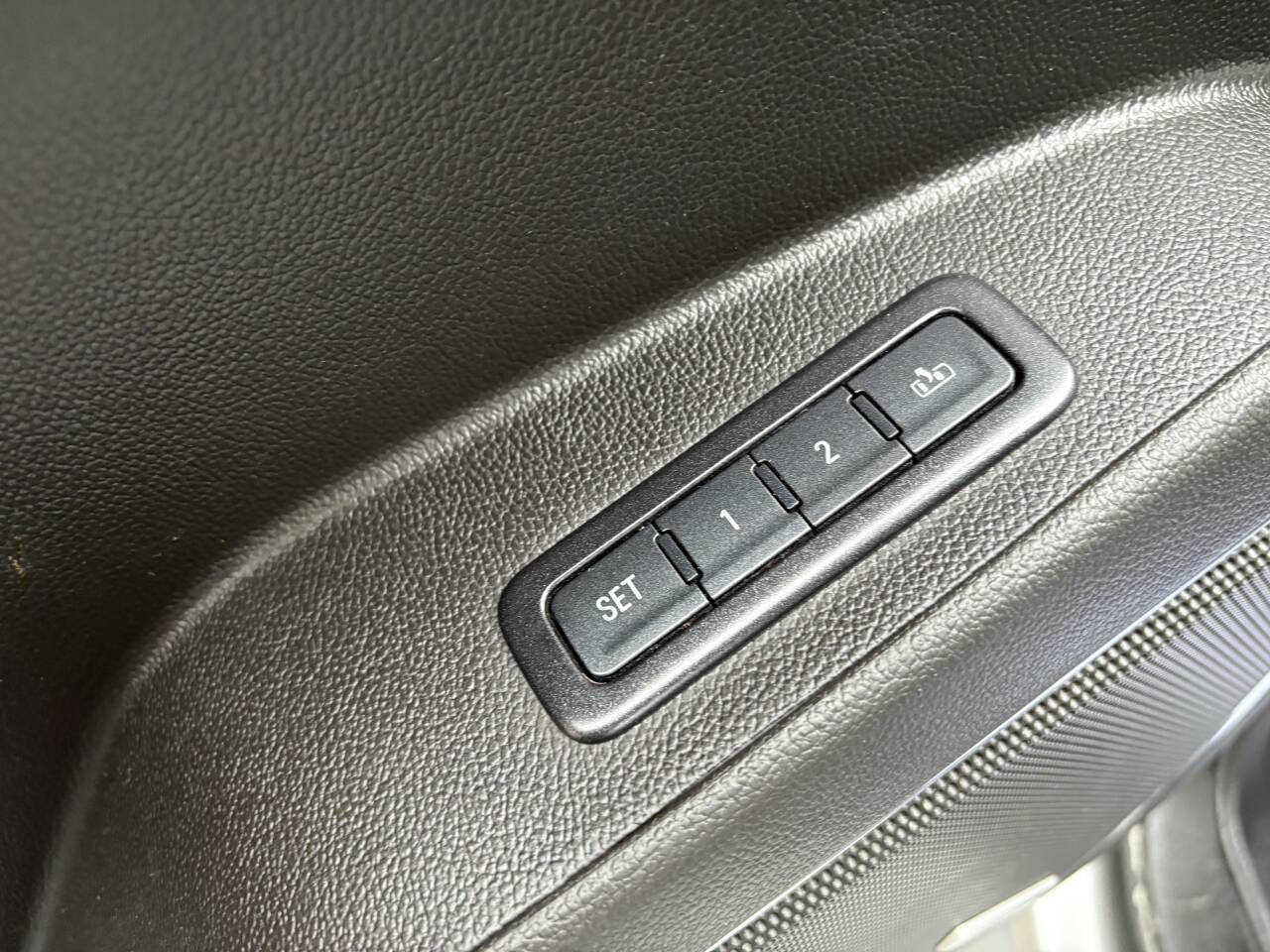 Used 2016 Chevrolet Suburban LT image 35