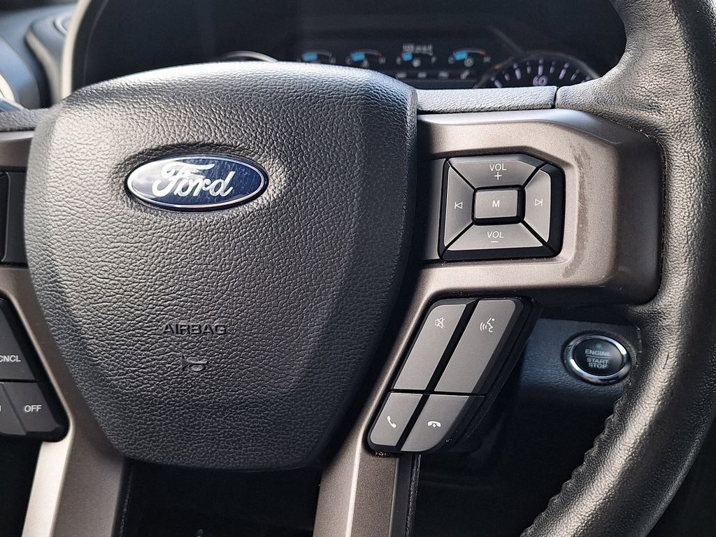 Used 2018 Ford Expedition XLT w/ Equipment Group 202A AWD/4WD image 18