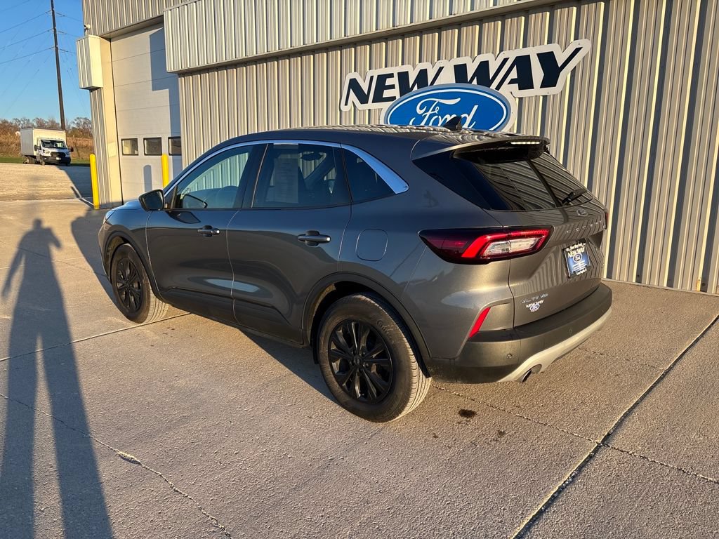 Used 2023 Ford Escape Active w/ Tech Pack #2 AWD/4WD image 6