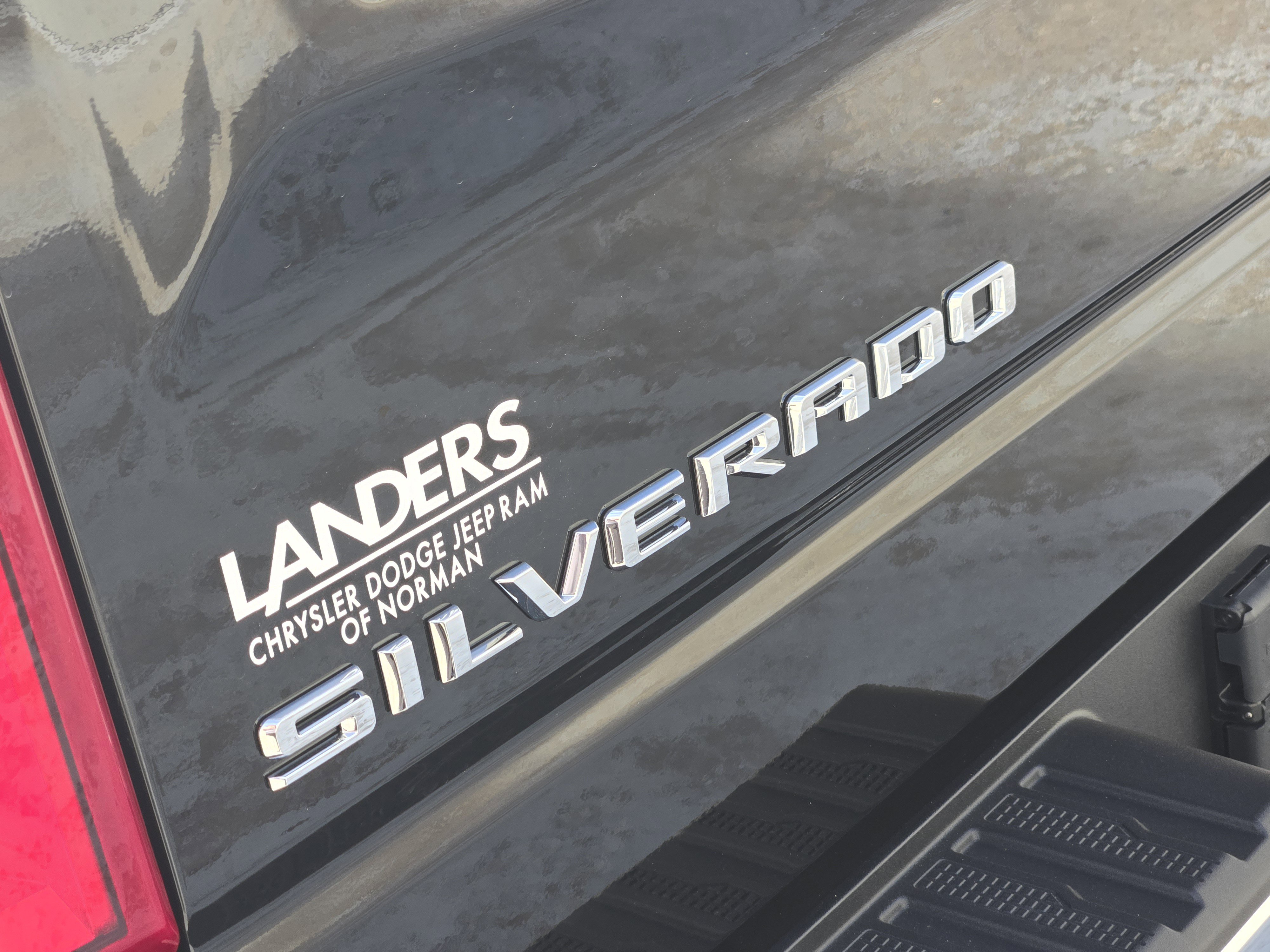 Used 2025 Chevrolet Silverado 1500 LTZ w/ LTZ Premium Package image 12