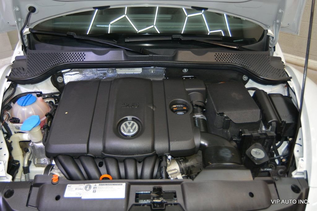 Used 2012 Volkswagen Beetle 2.5 image 26