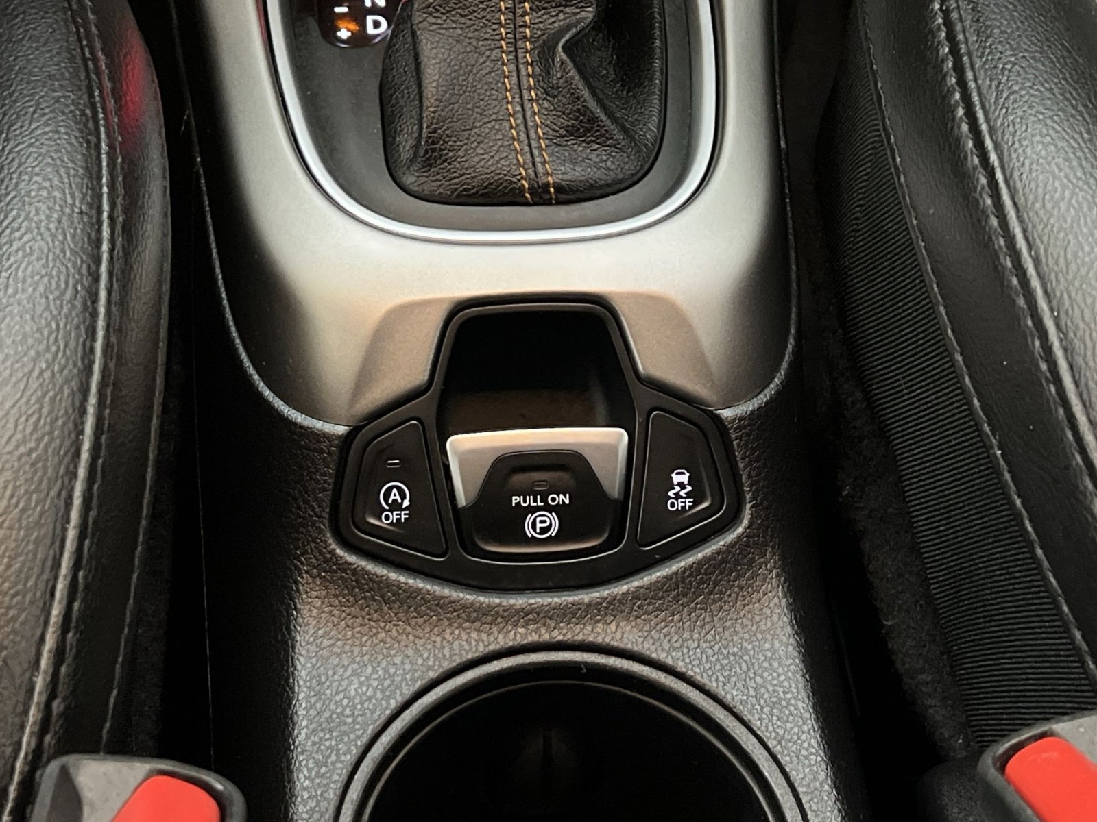 Used 2018 Jeep Compass Latitude AWD/4WD image 34