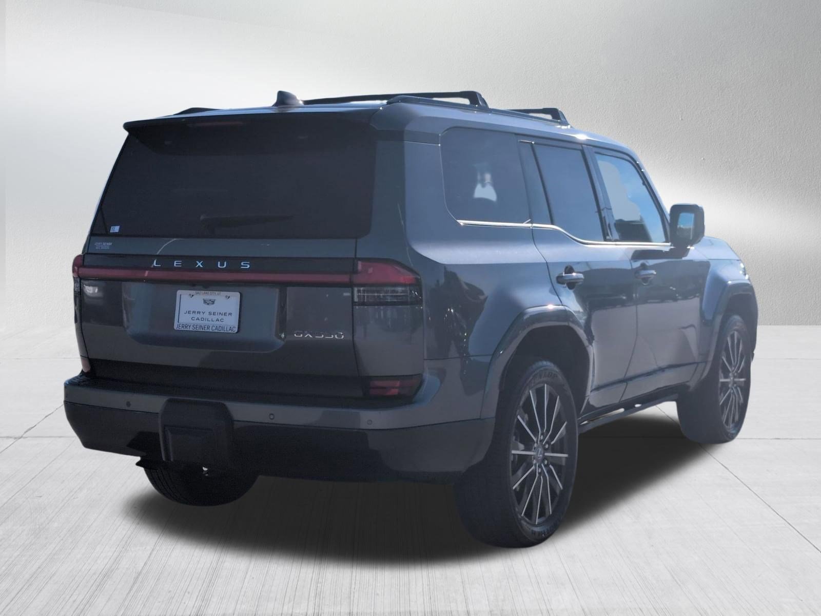 Used 2024 Lexus GX 550 w/ Accessory Package (2T) image 6