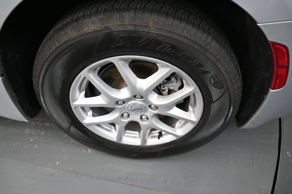 Used 2024 Chrysler Pacifica Touring-L FWD image 9