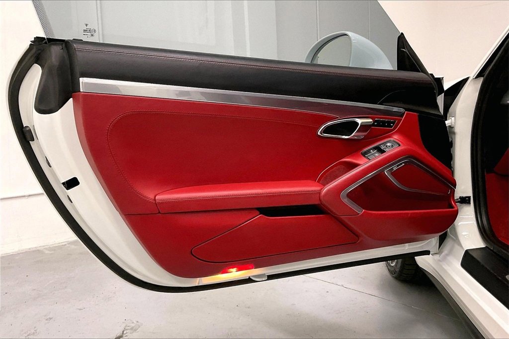 Used 2016 Porsche 911 Turbo image 19