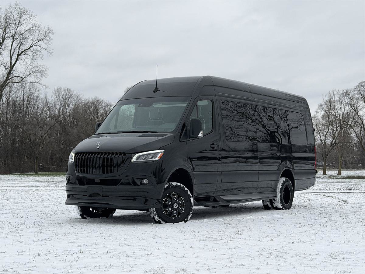 Used 2024 Mercedes-Benz Sprinter 3500 image 28