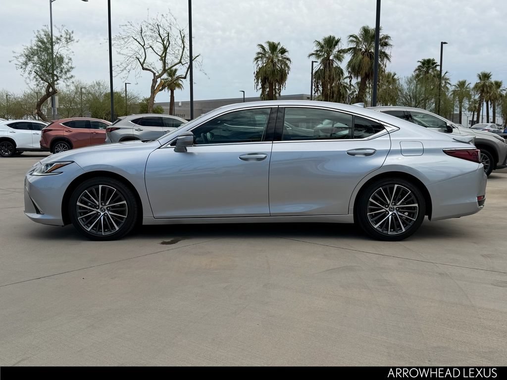 Used 2025 Lexus ES 300h w/ Premium Package FWD image 3