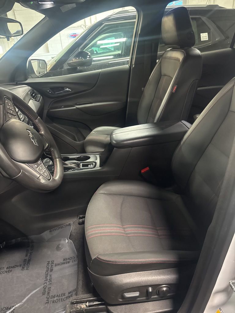 Used 2022 Chevrolet Equinox RS w/ Infotainment Package image 7
