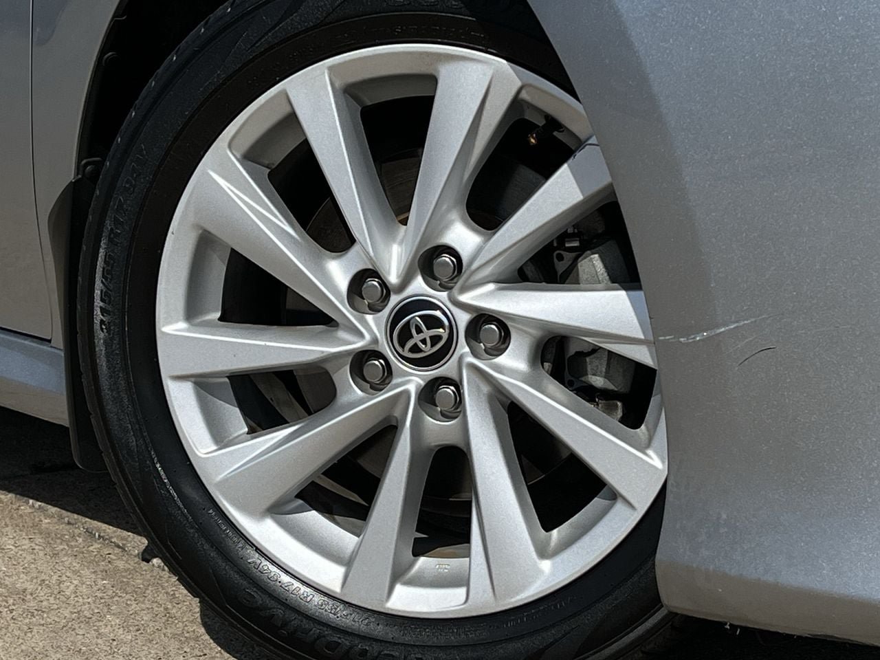 Used 2021 Toyota Camry LE FWD image 27